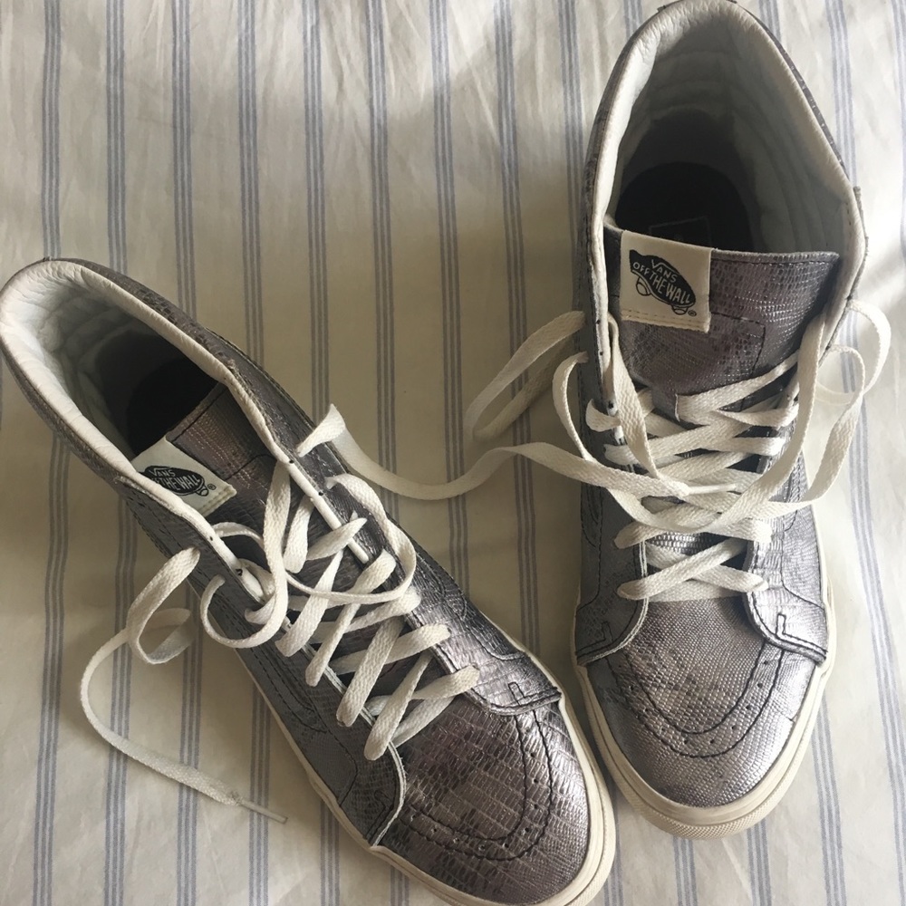 Sk8 Hi Women's Slim Silver Textured Vans!